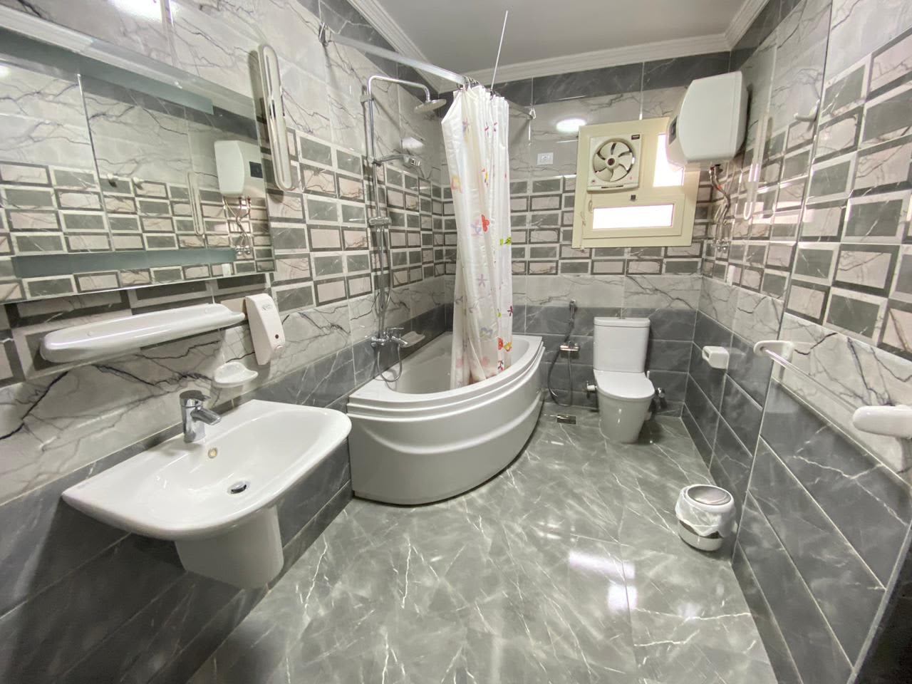 Sunny 3BR Apartment with Spacious Living Areas