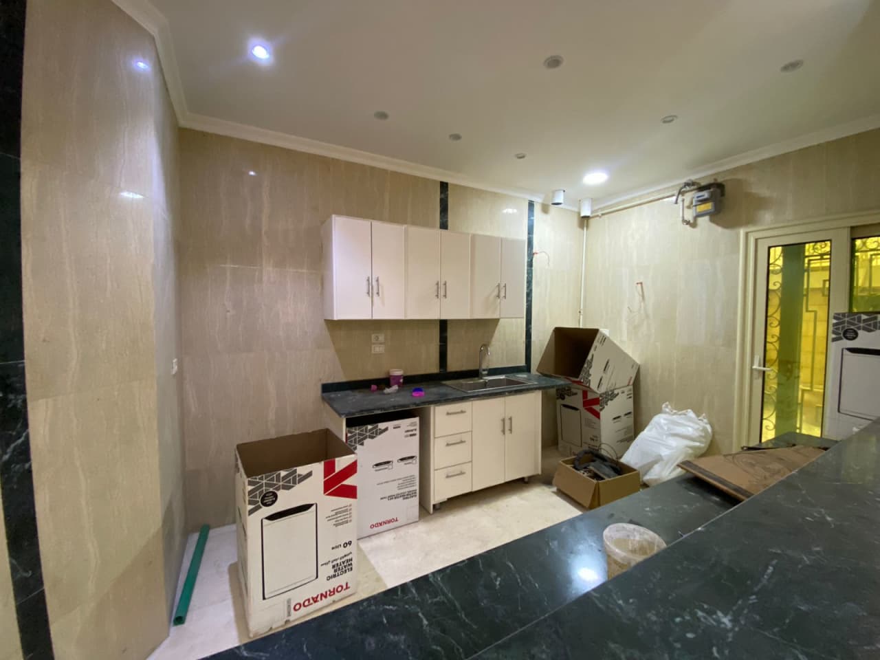 Spacious Ground Floor Apartment with 3BR and 220 sqm