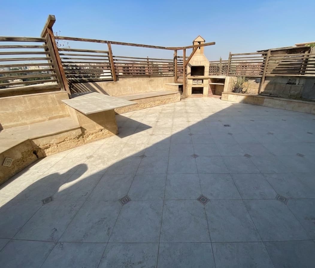 2 bedroom Penthouse for rent in Degla