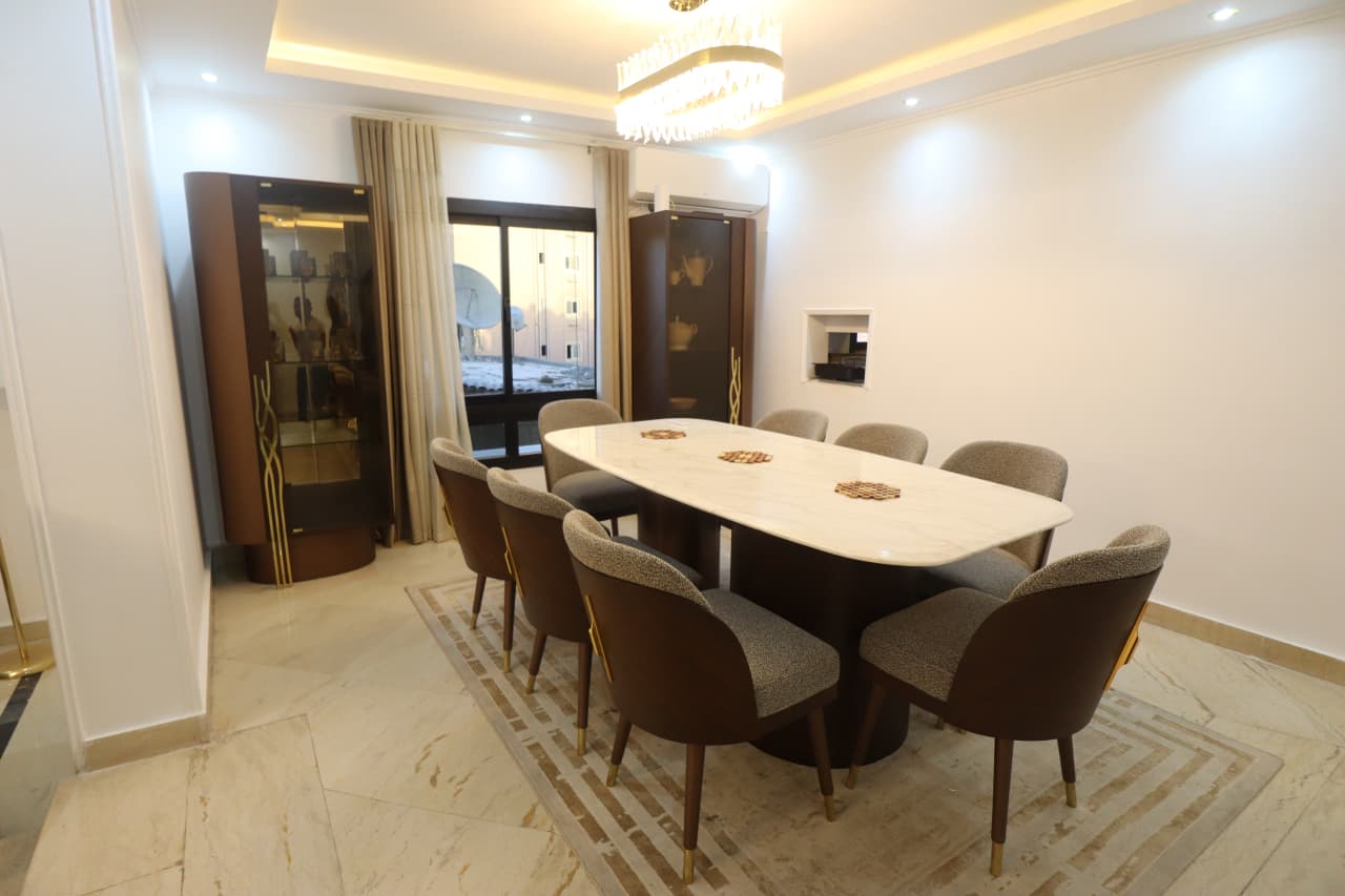 Bright 200 sqm Apartment Near CAC