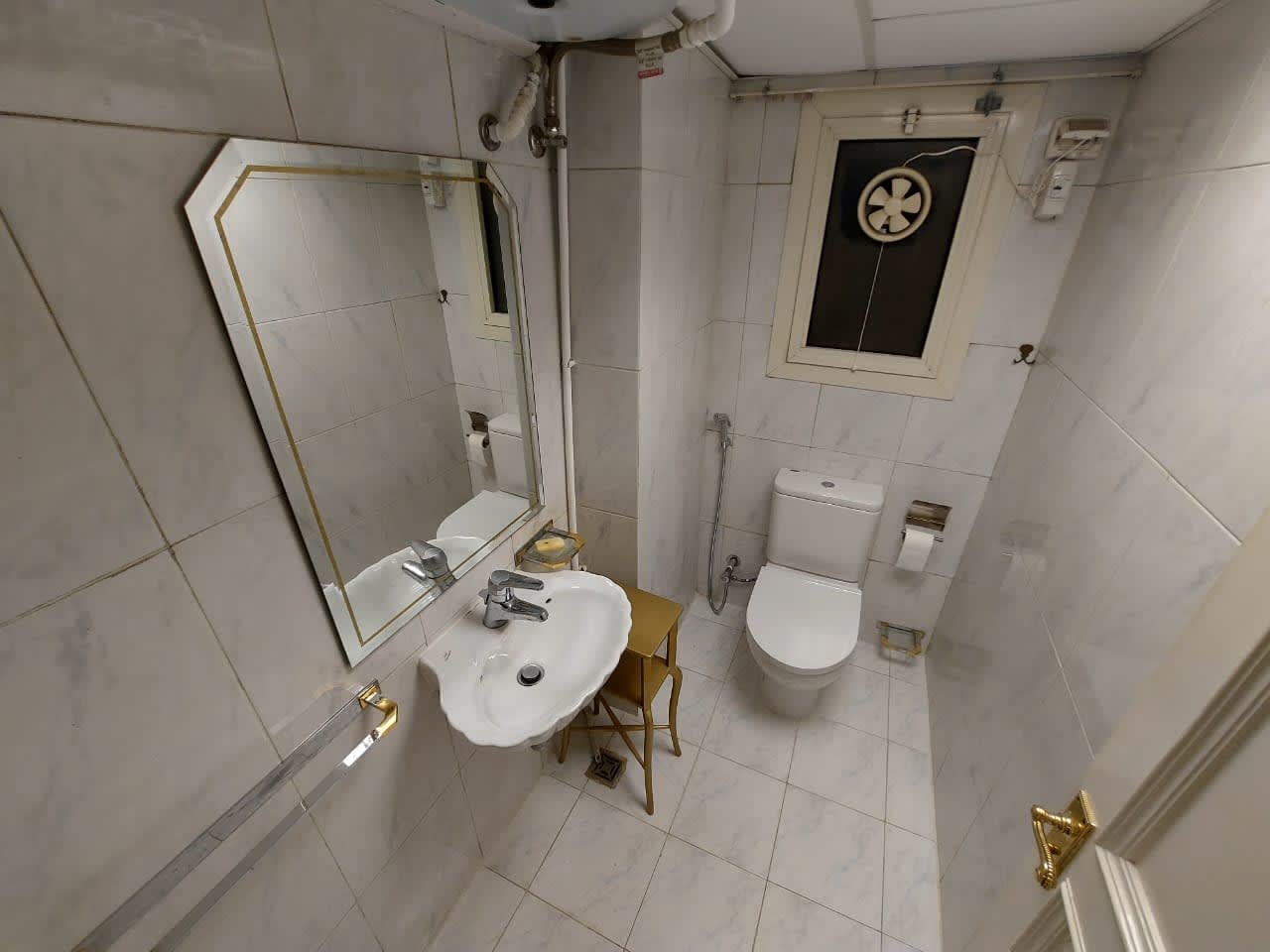 Fully Furnished Apartment Located In secure Area In Zamalek