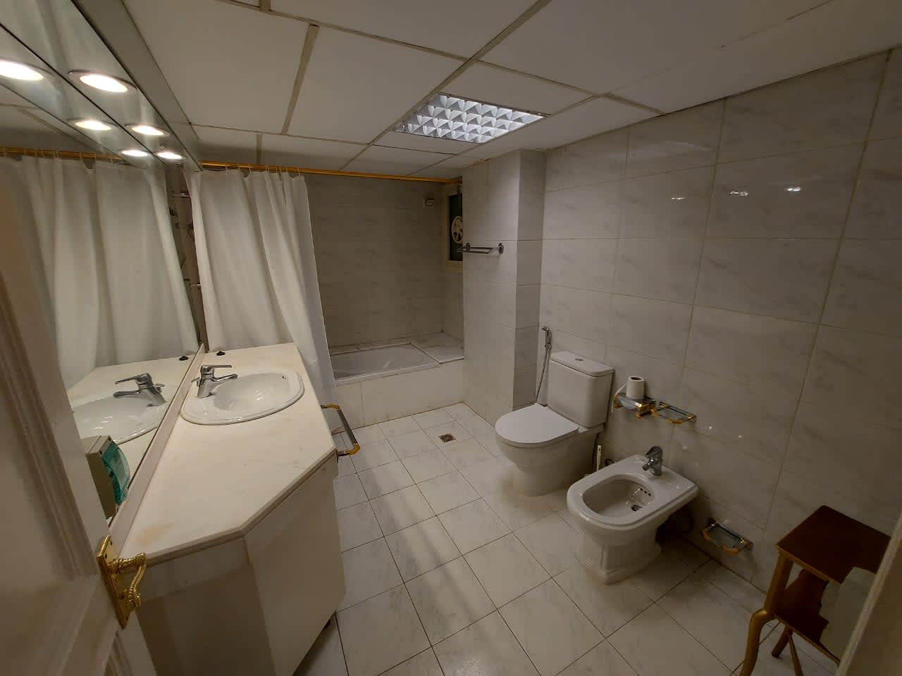 Fully Furnished Apartment Located In secure Area In Zamalek