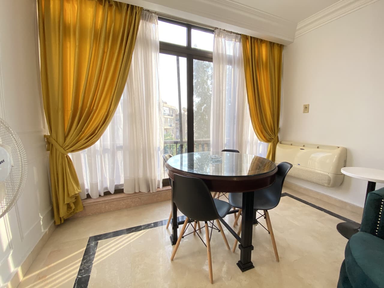 Bright 2-Bedroom Apartment with Green Views
