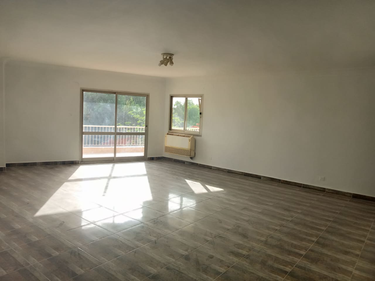 2 bedroom Office for rent in Degla