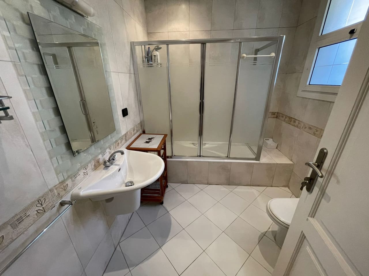 Modern Ground FloorWith 2bedrooms For Rent In Maadi Sarayat
