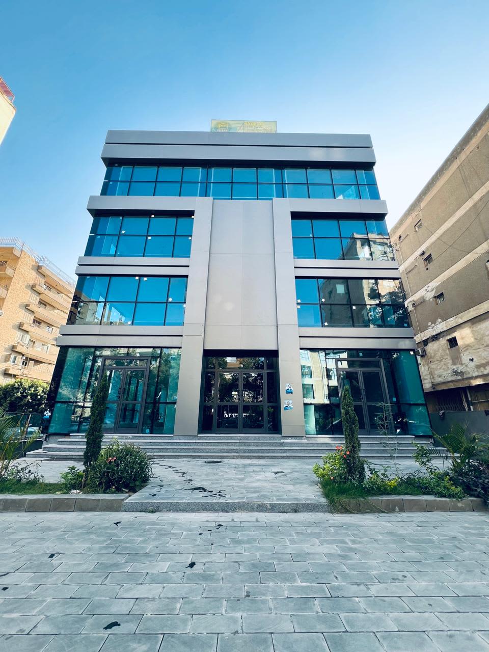 Building for rent in Street 269