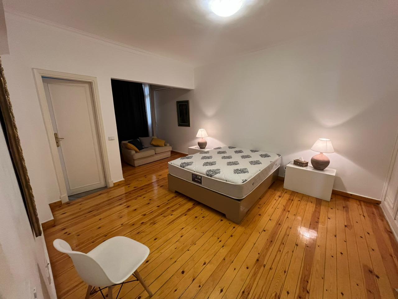 Spacious 200 sqm Apartment with Private Balcony in Degla
