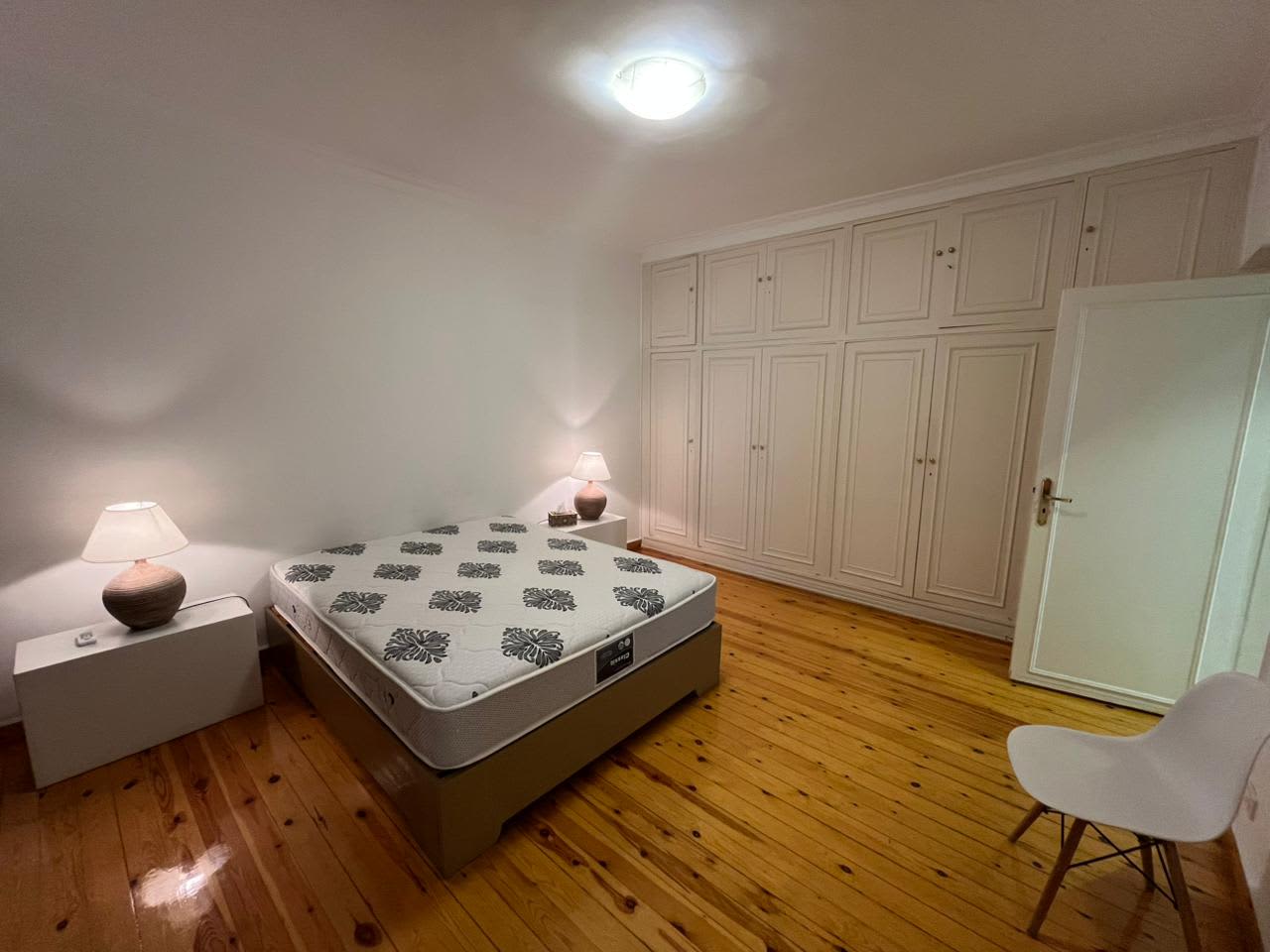 Spacious 200 sqm Apartment with Private Balcony in Degla