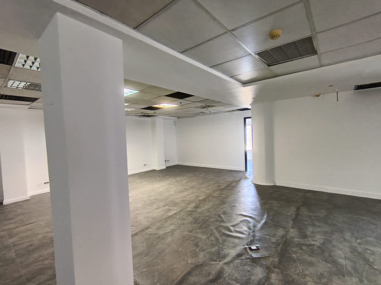 4 bedroom Office for rent