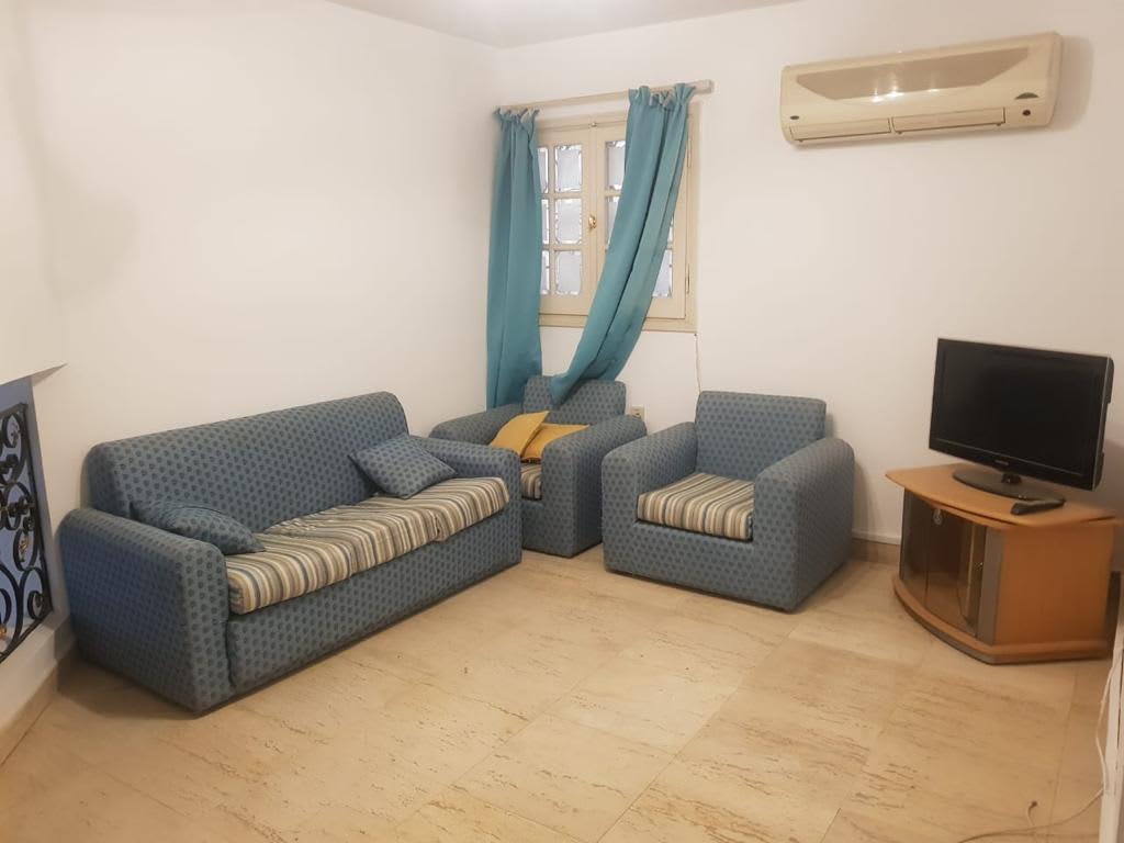 Spacious Apartment with Green Views in Maadi