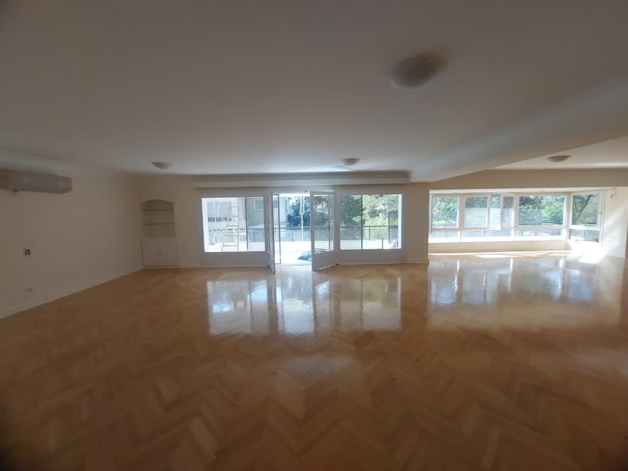 5 bedroom Apartment for rent in Sarayat