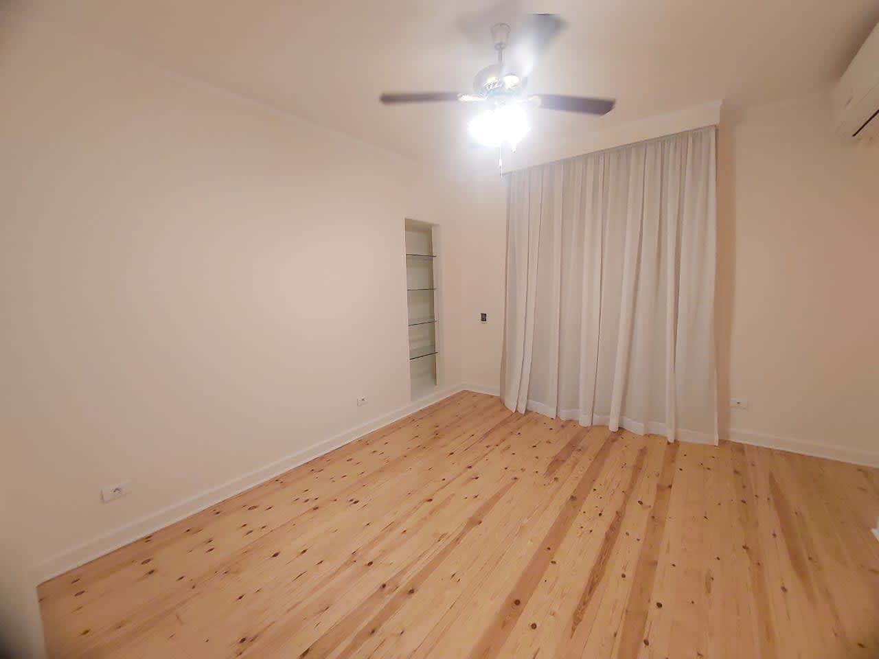 Luxury 5-Bedroom Apartment with Pool Access