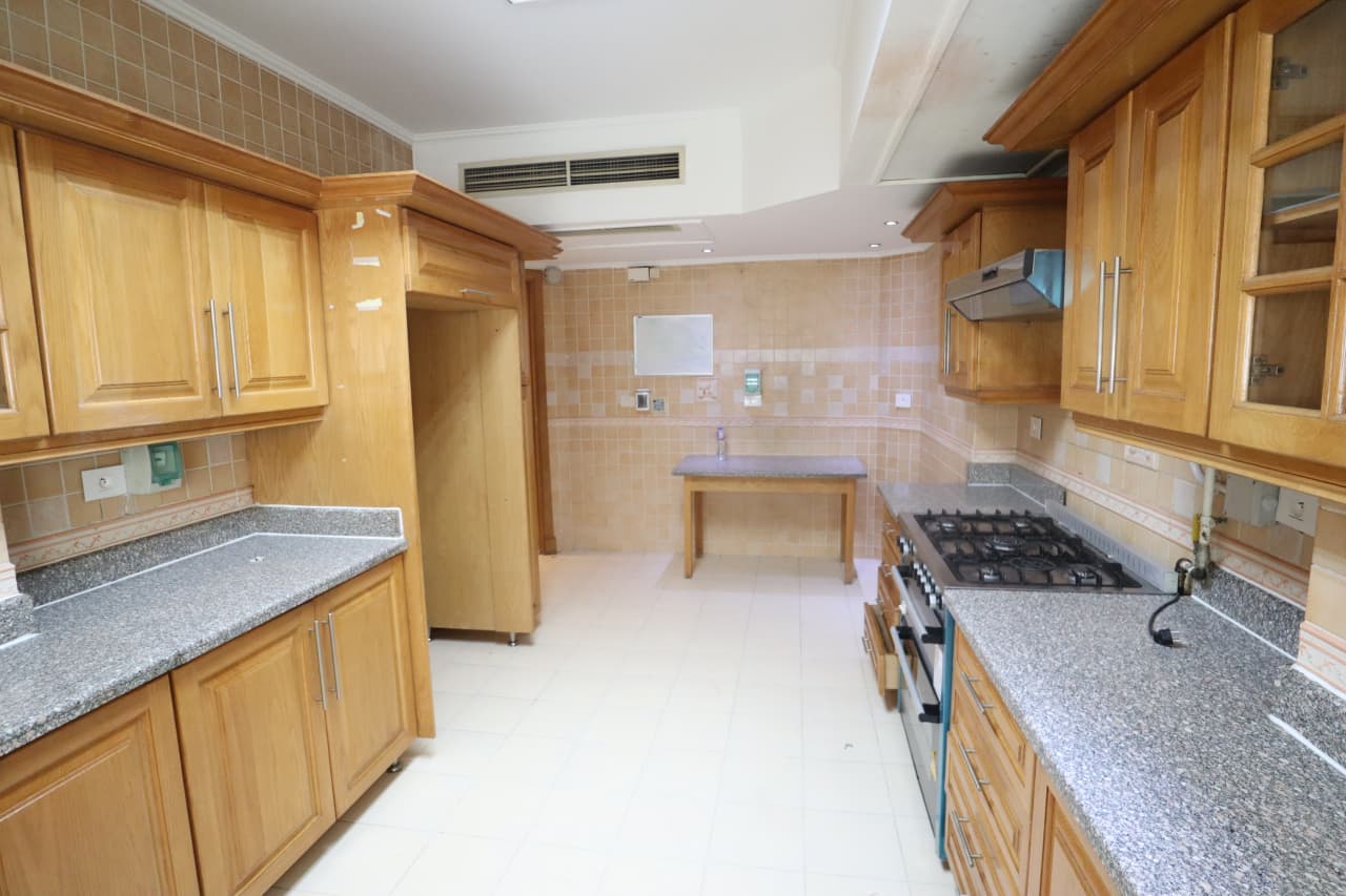 Modern 5BR Apartment Near International Schools