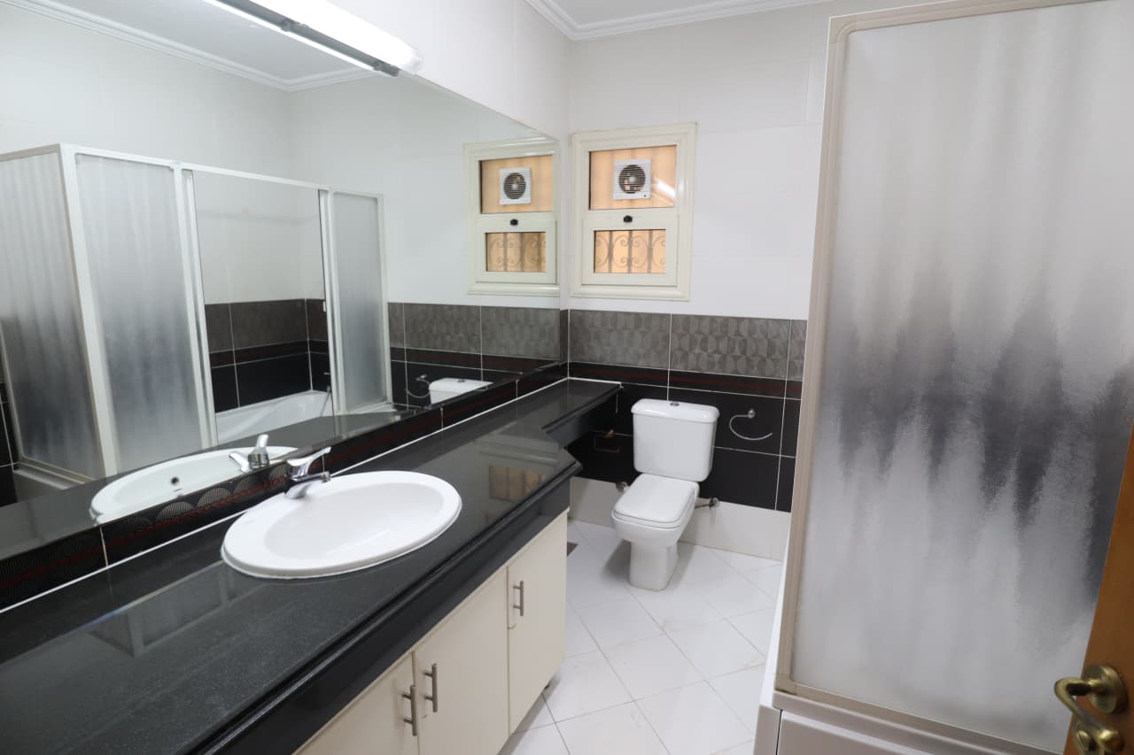 Modern 5BR Apartment Near International Schools