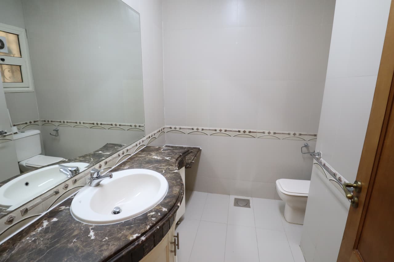Modern 5BR Apartment Near International Schools