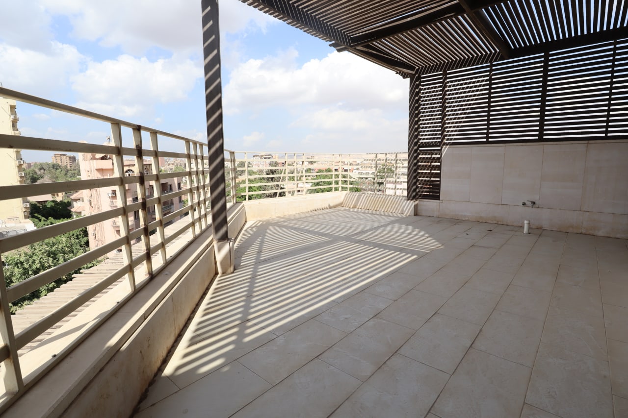 Unique Duplex Penthouse Offering Privacy And Comfort In Maadi Sarayat.