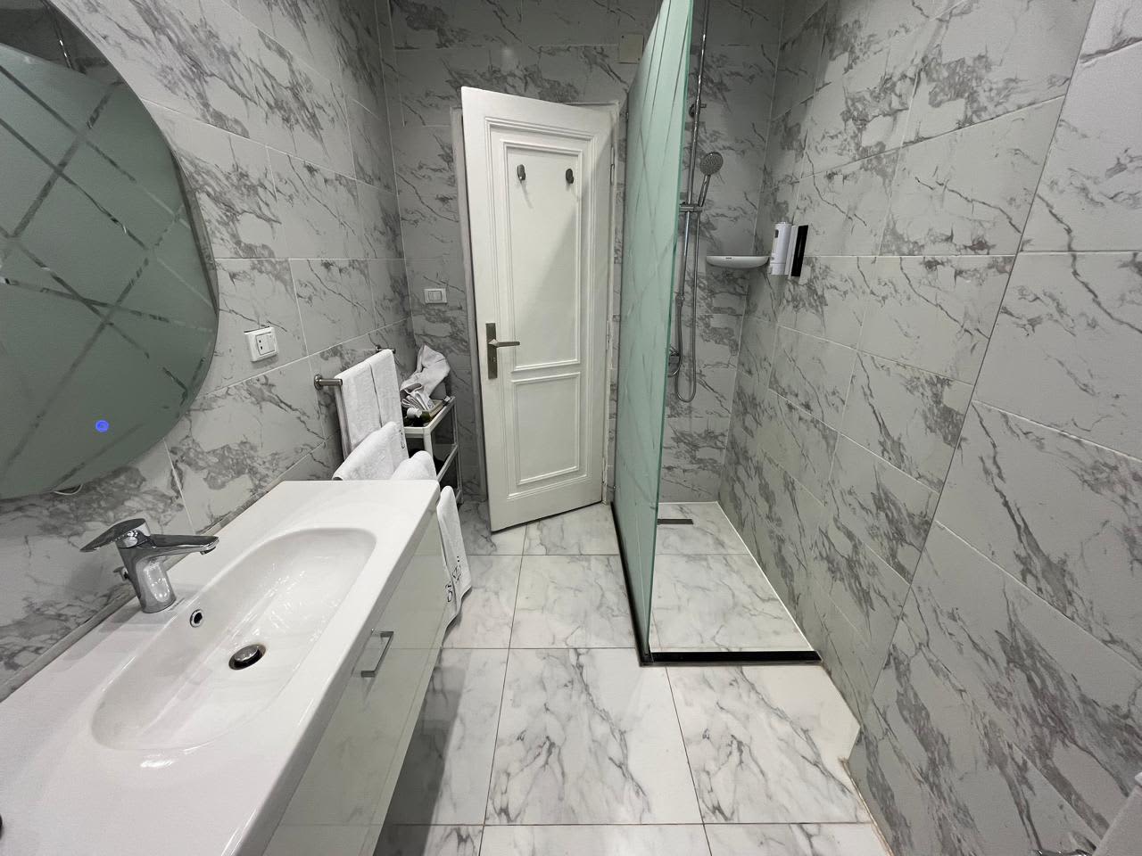 Charming Apartment In Prime Location In Zamale.