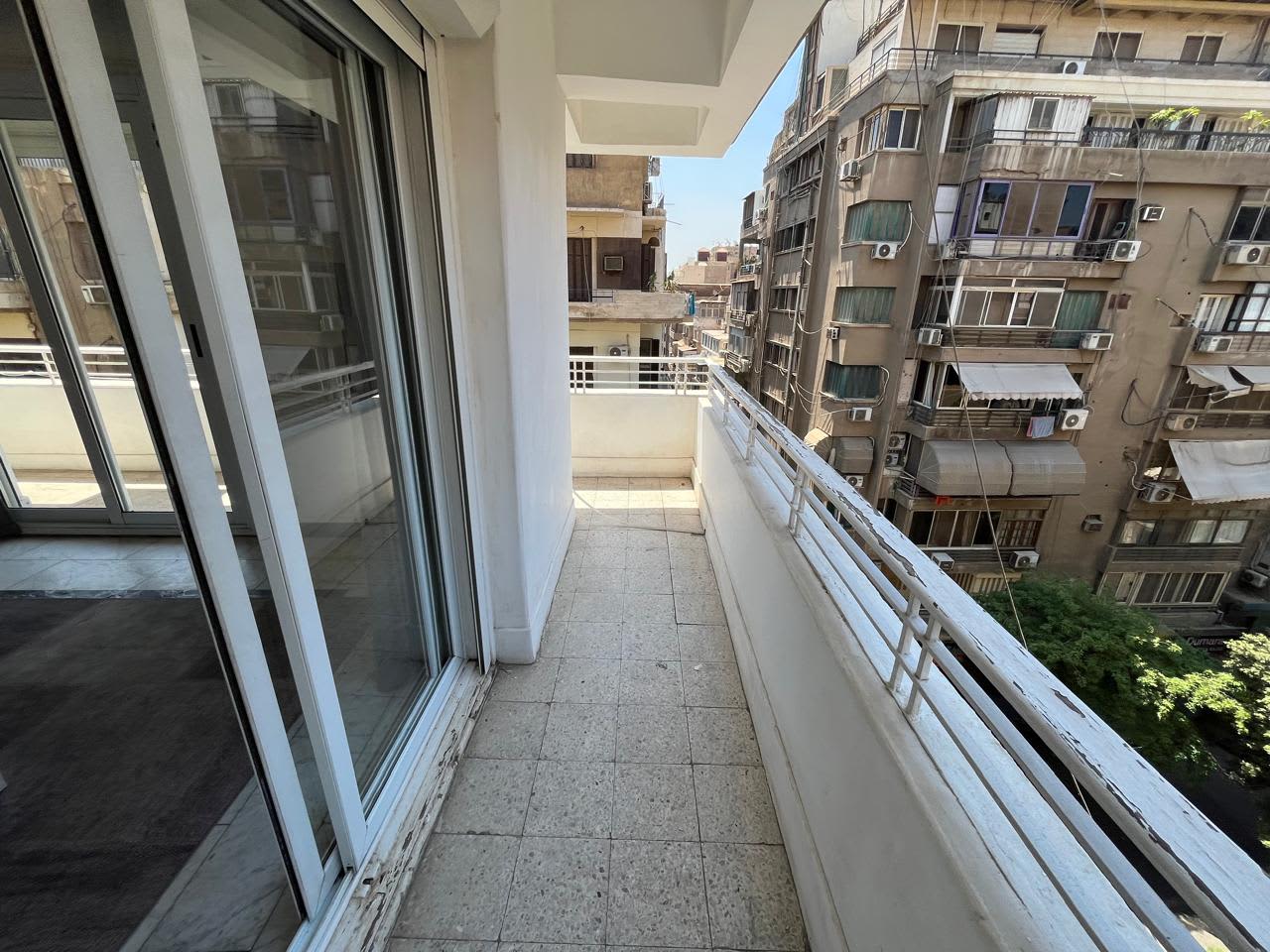 Charming Apartment In Prime Location In Zamale.