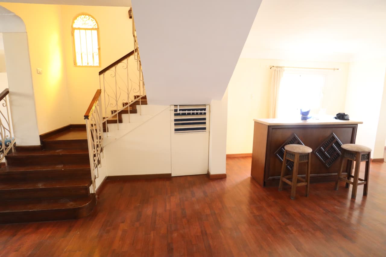 Stunning Duplex Penthouse With Large Terrace & City Views.