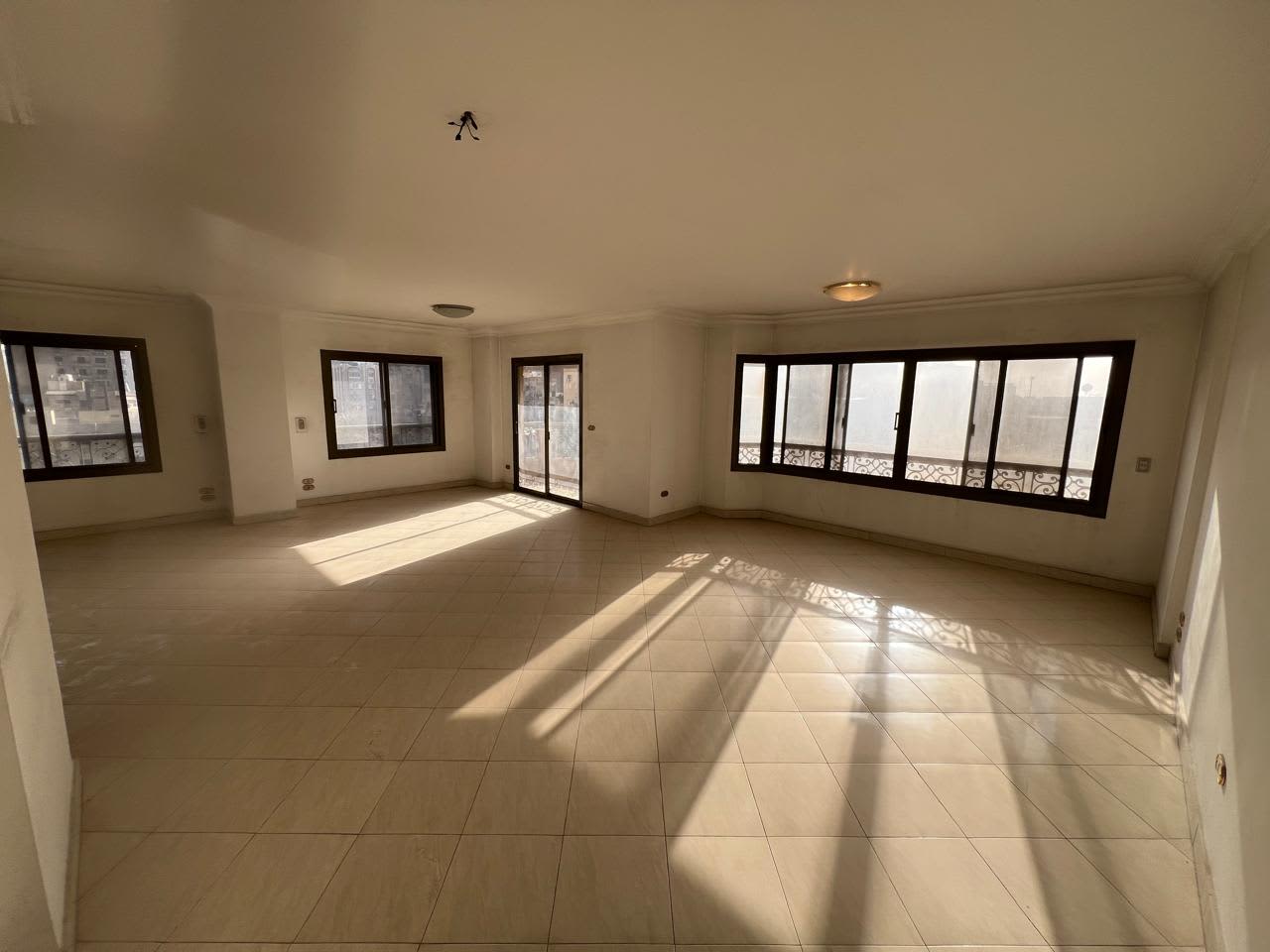 3 bedroom Office for rent in Old Maadi