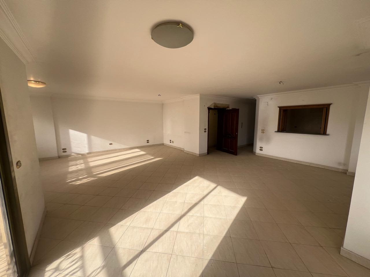 3 bedroom Office for rent in Old Maadi