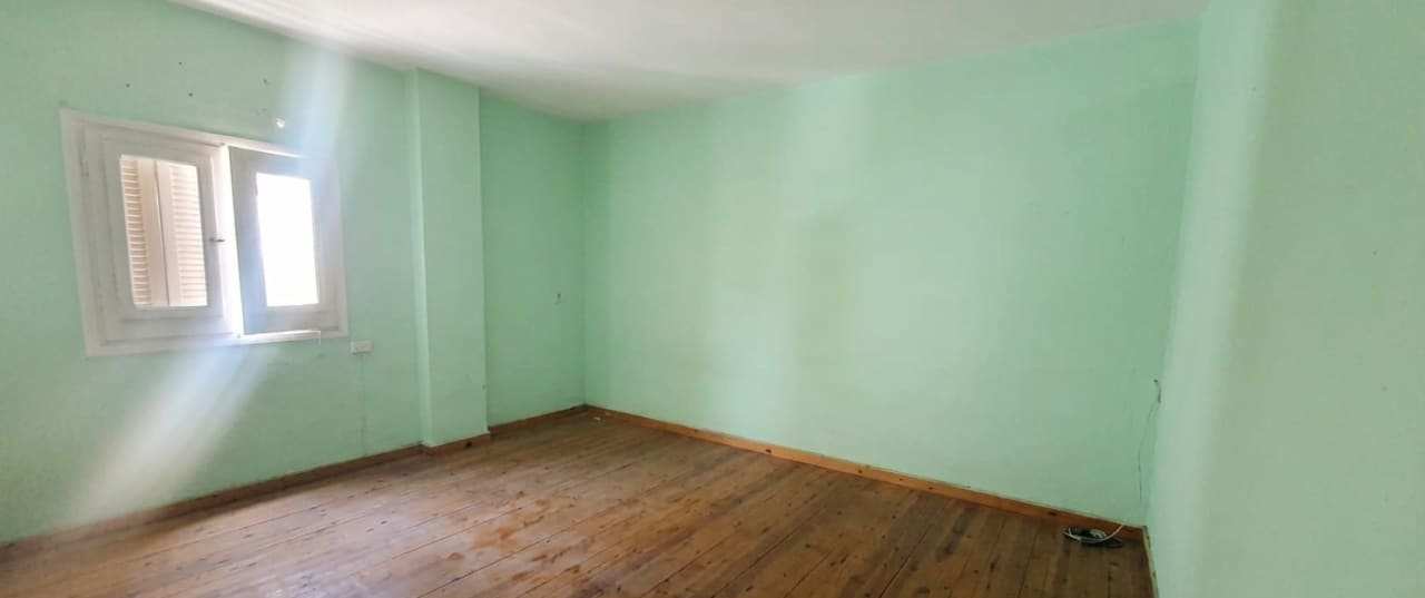 Light-Filled Unfurnished Apartment In Prime Degla.