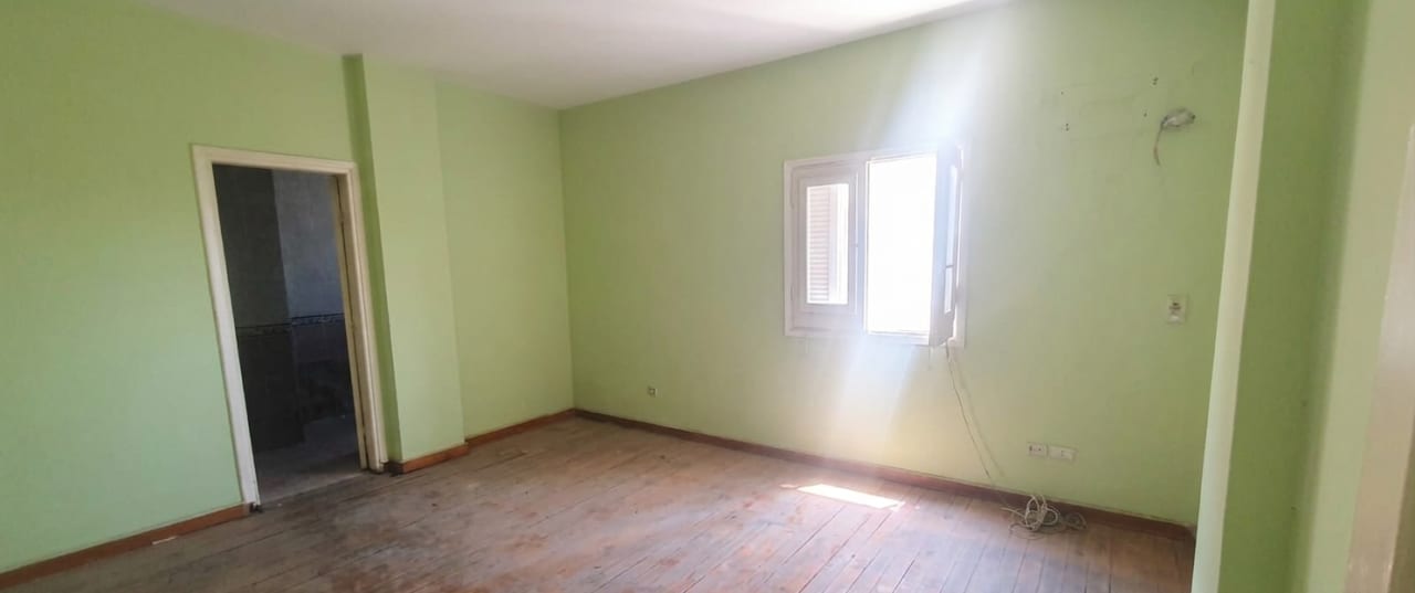 Light-Filled Unfurnished Apartment In Prime Degla.