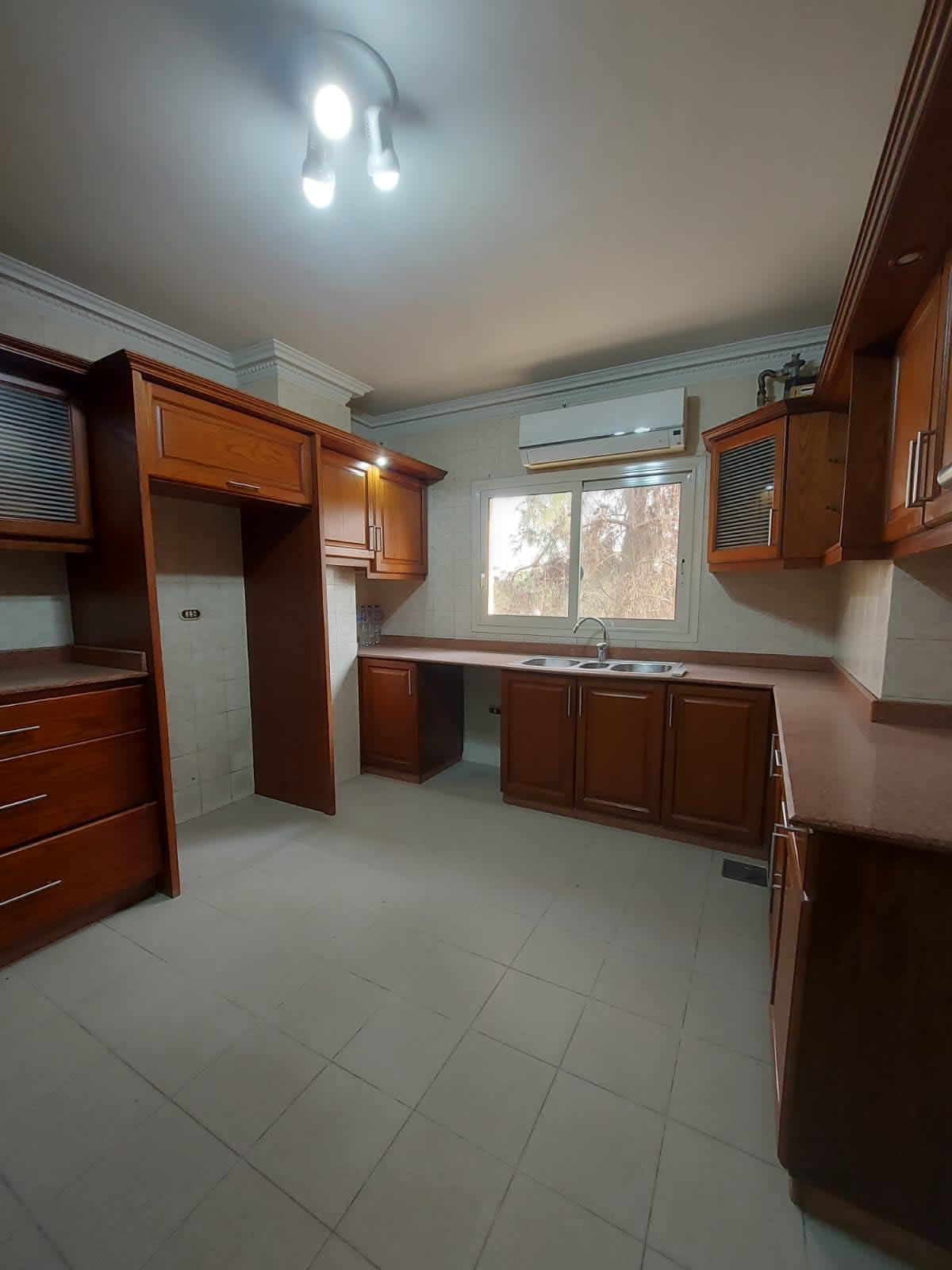 Modern Administrative Office For Rent | 300m² | Sarayat .