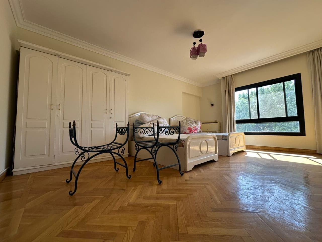 Charming Apartment With A Prime Sarayat Address.