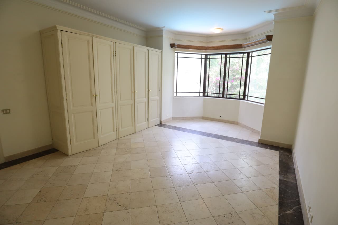 Luxurious Maadi Sarayat Villa Featuring A Private Swimming Pool For Rent.