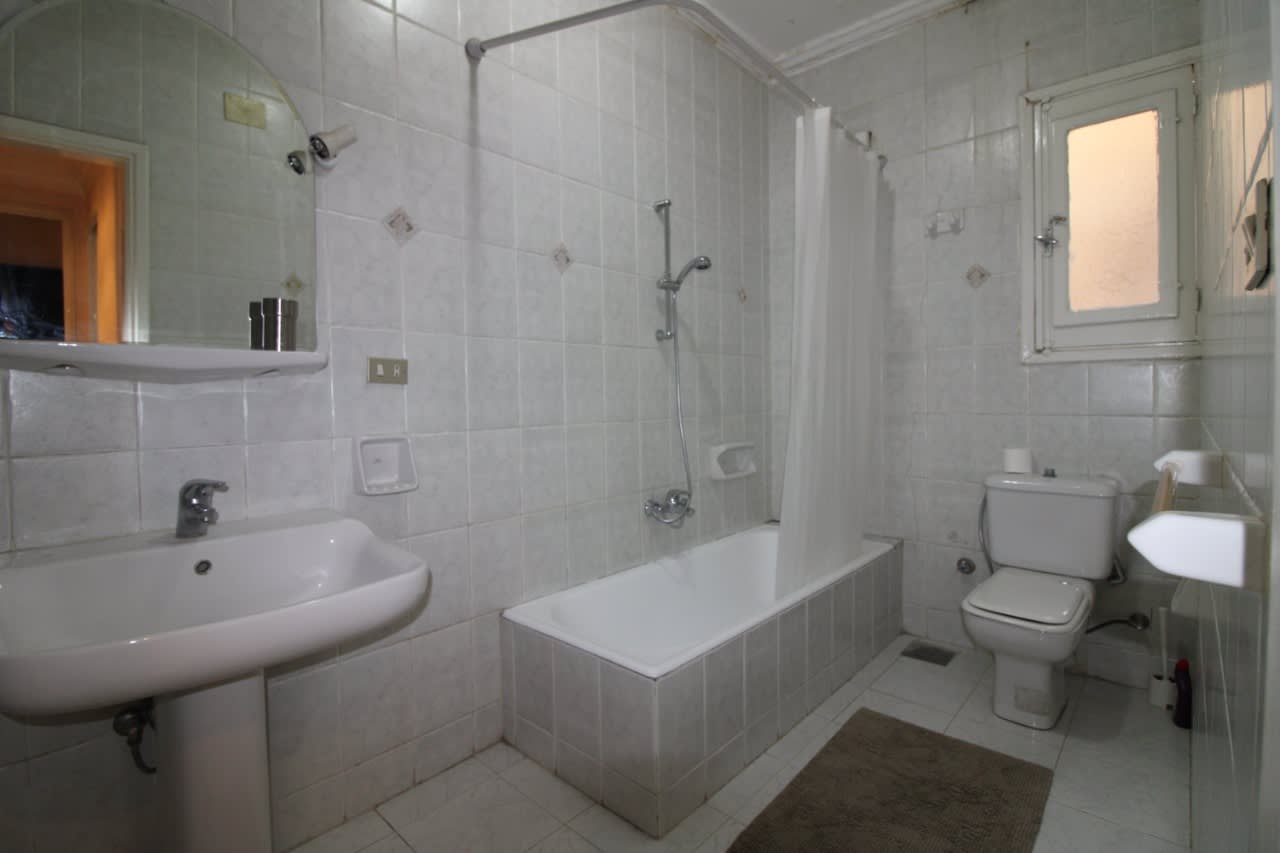 A Warm & Welcoming Furnished Apartment In Degla.