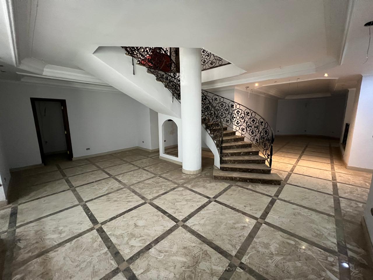 Administrative office for rent | 700 m² | El Maadi.