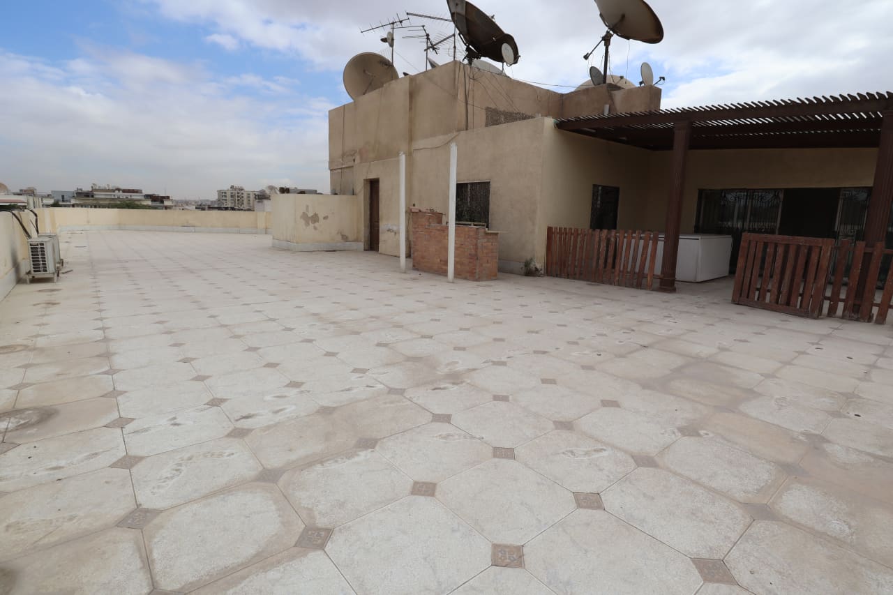 5 bedroom Penthouse for rent in Sarayat