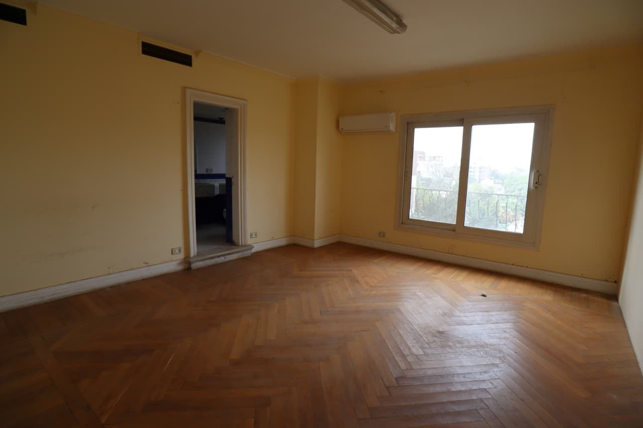 Stunning Duplex Penthouse In Prime Maadi Sarayat.