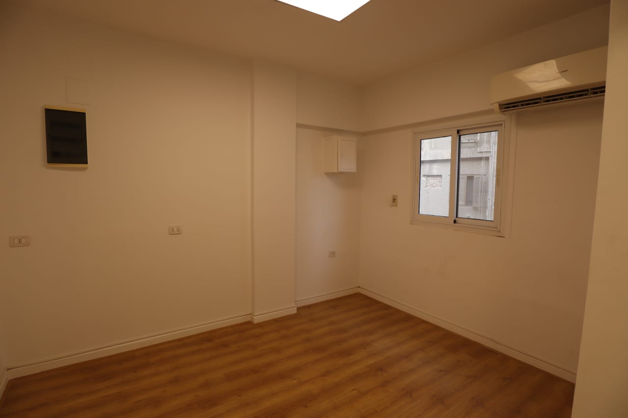 Administrative Office For Rent | 220m² | Degla. 