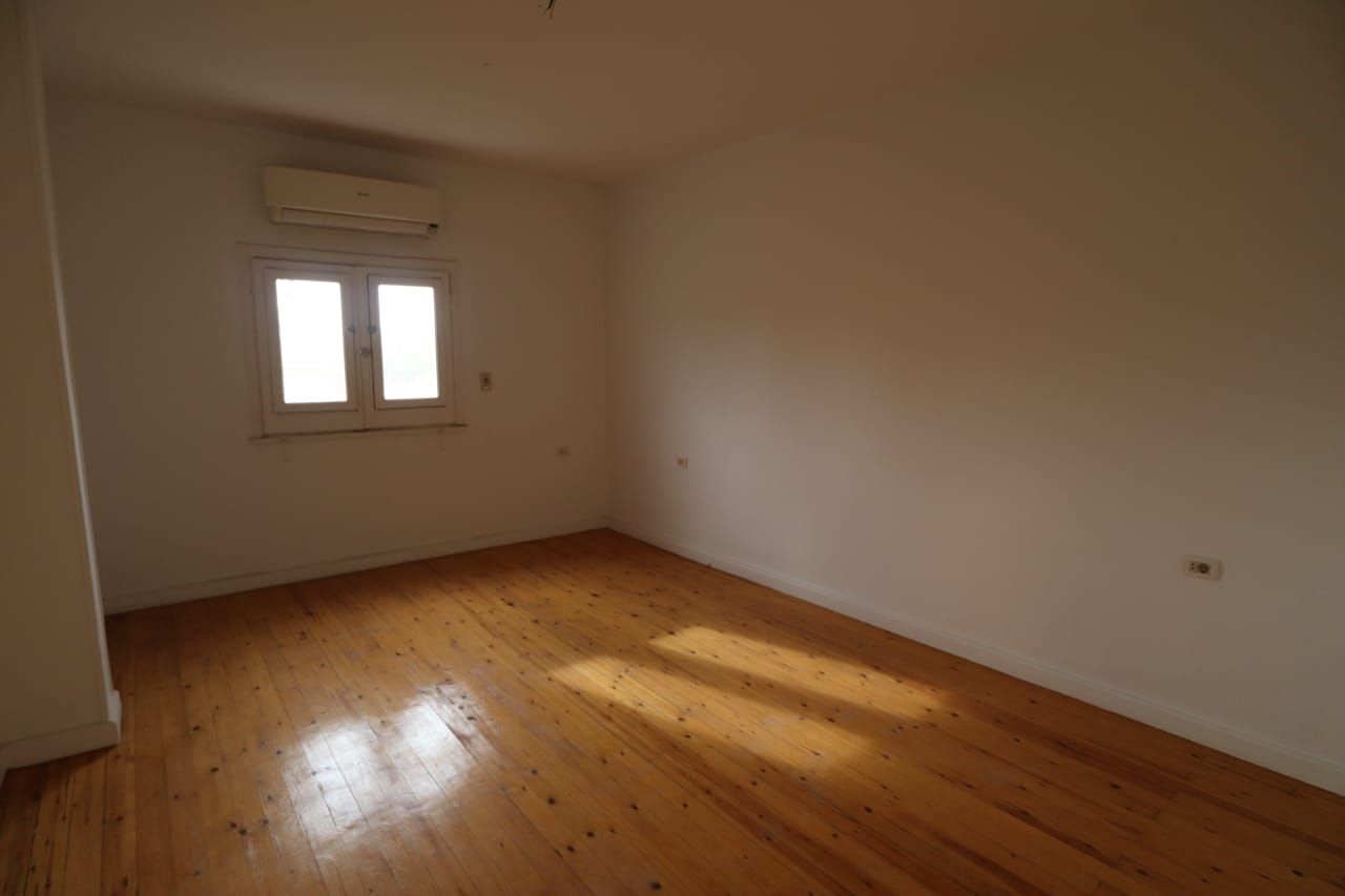 Administrative Office For Rent | 220m² | Degla. 
