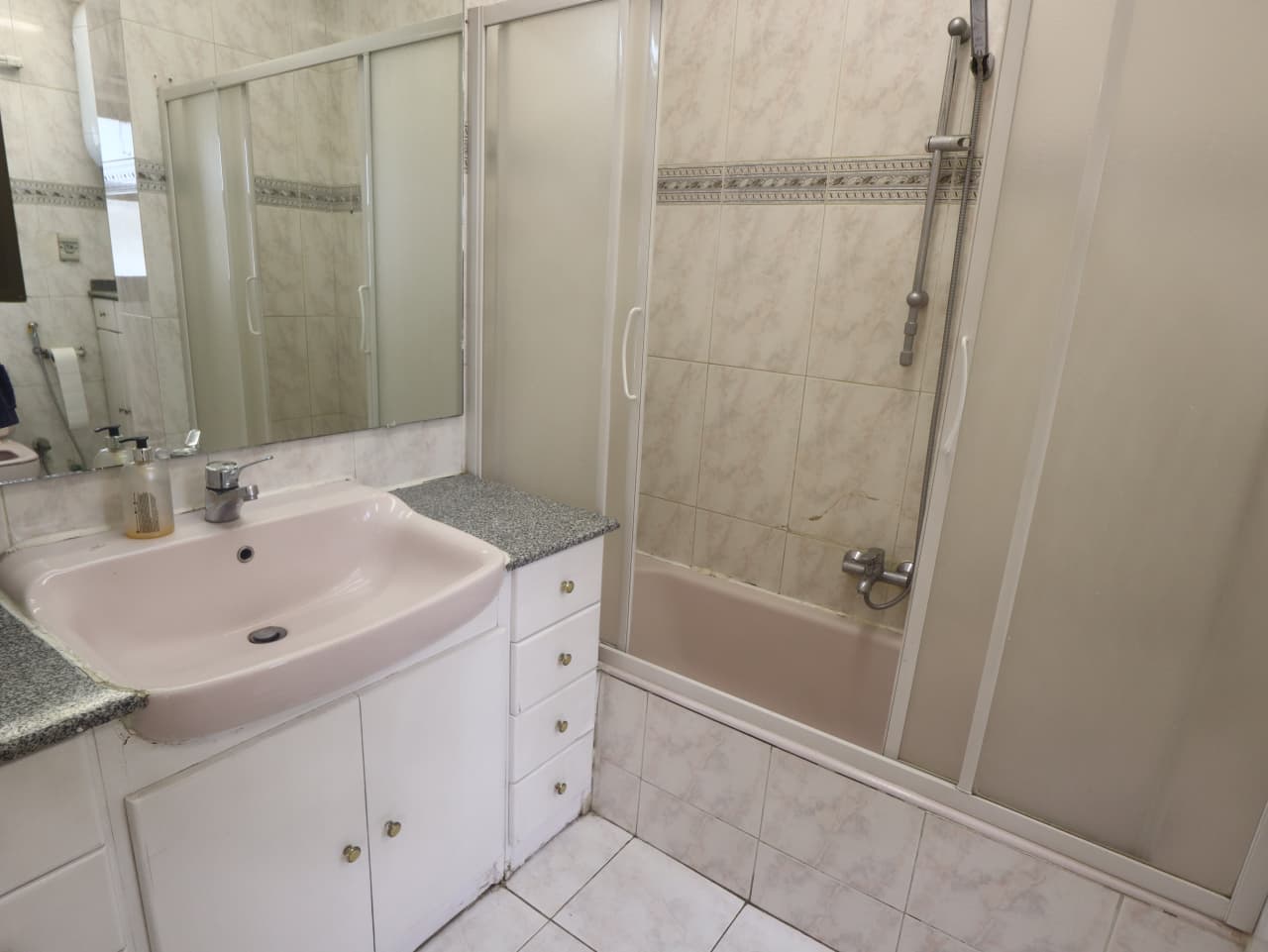 Sunny 4-Bedroom Furnished Apartment in Maadi Sarayat