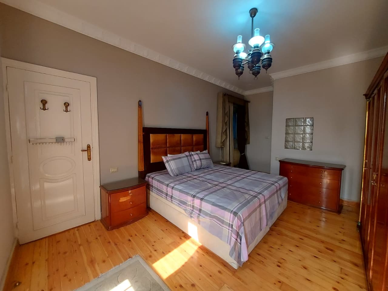Bright And Charming Furnished Apartment In Zamalek.