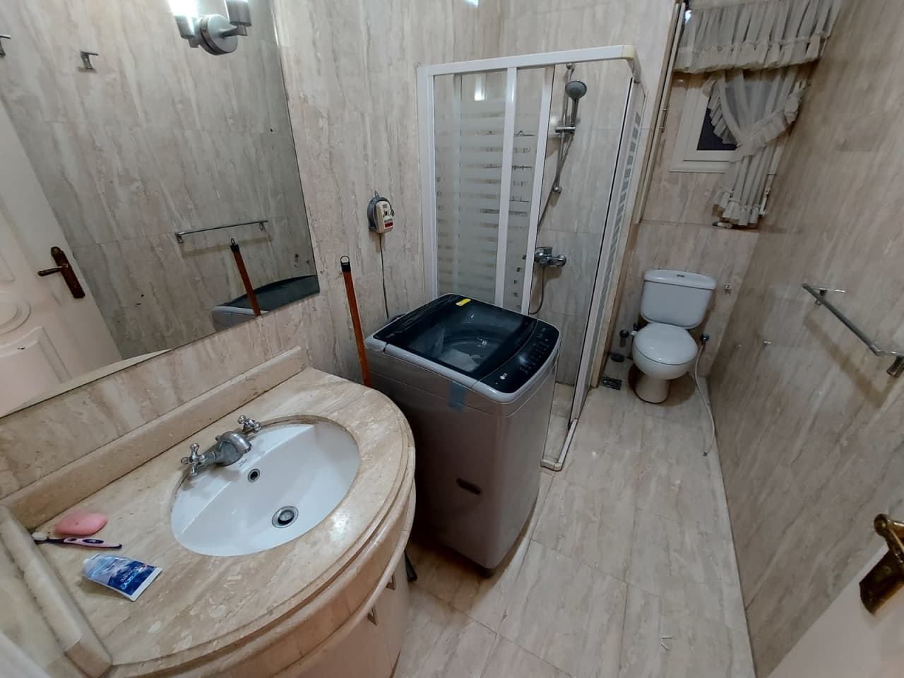 Bright And Charming Furnished Apartment In Zamalek.