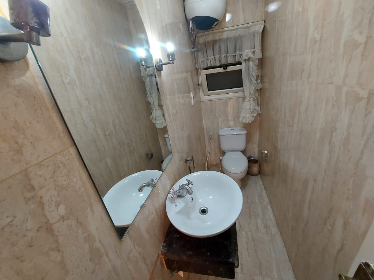 Bright And Charming Furnished Apartment In Zamalek.
