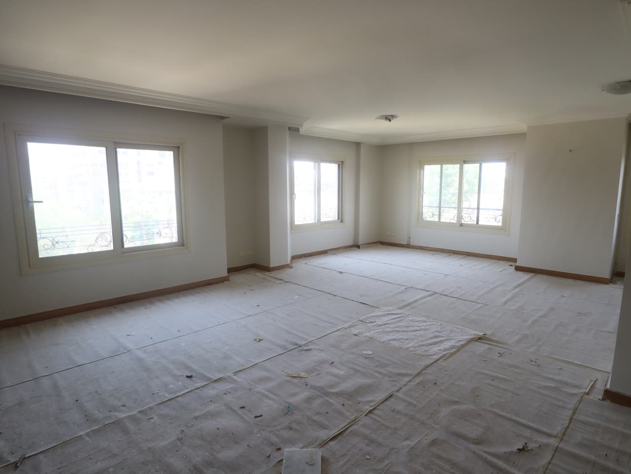 Unfurnished Apartment With Full AC In Maadi Sarayat