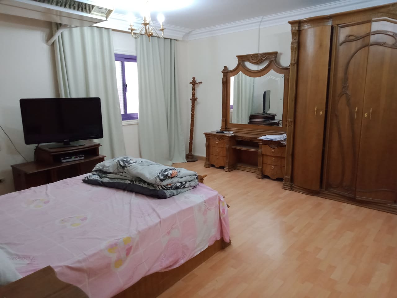 Feel At Home In This Charming Furnished Apartment In Maadi Sarayat.