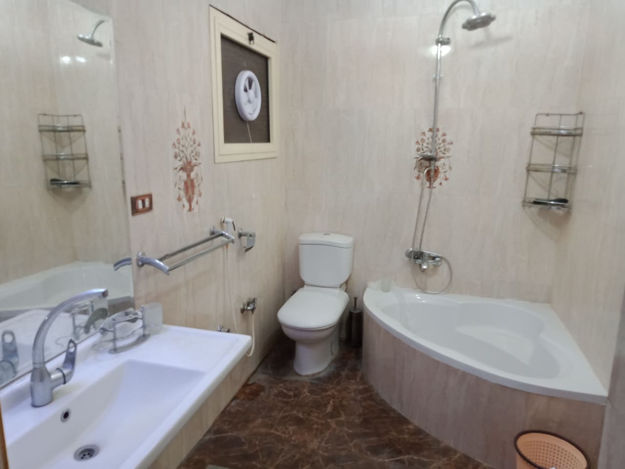 Feel At Home In This Charming Furnished Apartment In Maadi Sarayat.