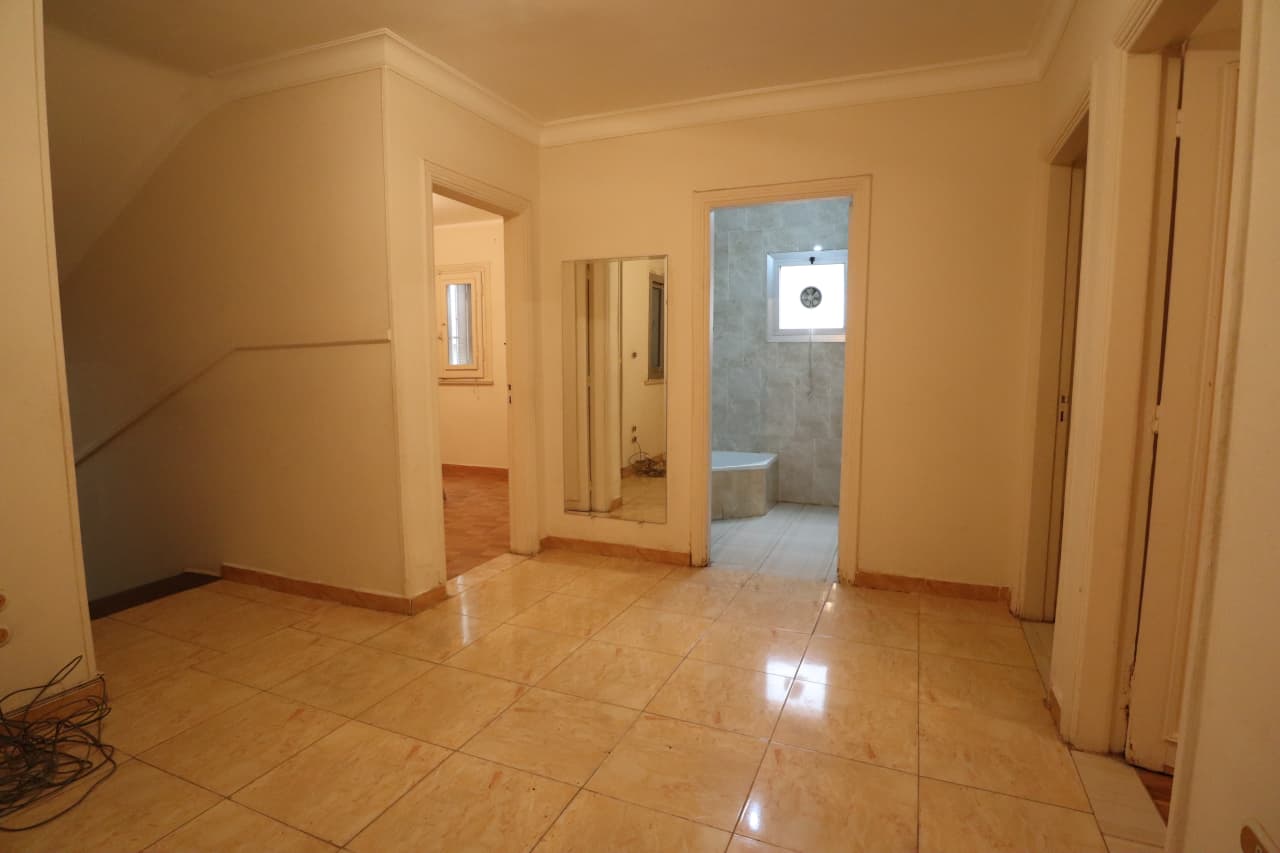 Unfurnished 180 sqm Apartment in Maadi