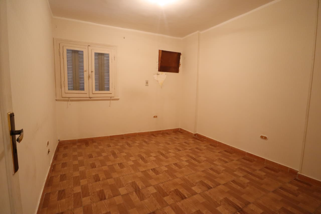 Unfurnished 180 sqm Apartment in Maadi
