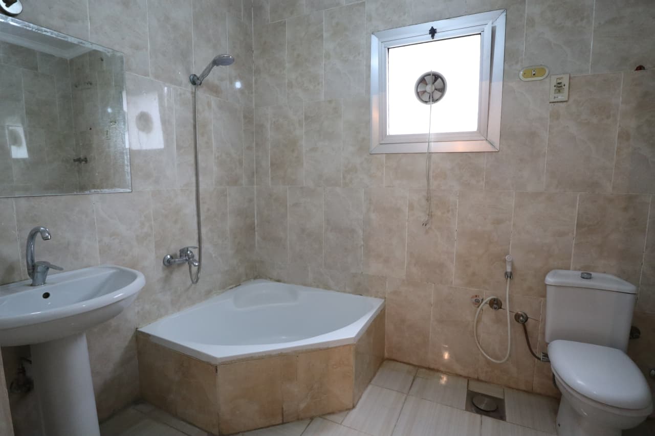 Unfurnished 180 sqm Apartment in Maadi