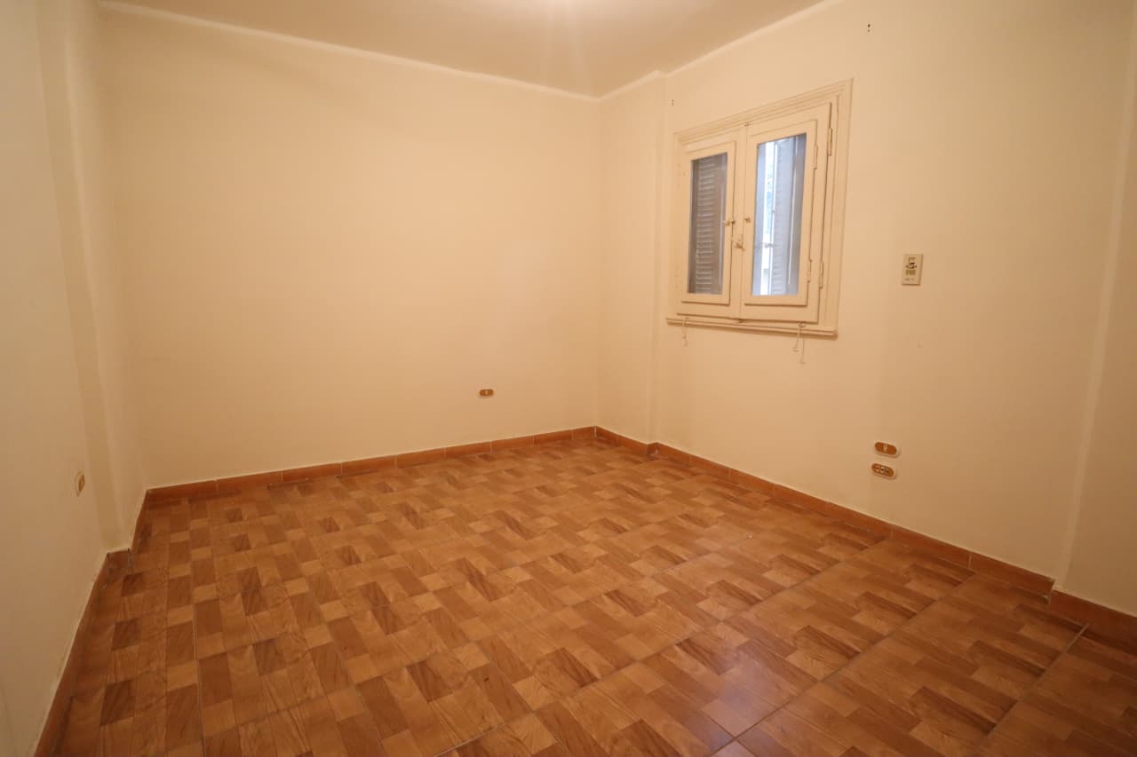 Unfurnished 180 sqm Apartment in Maadi