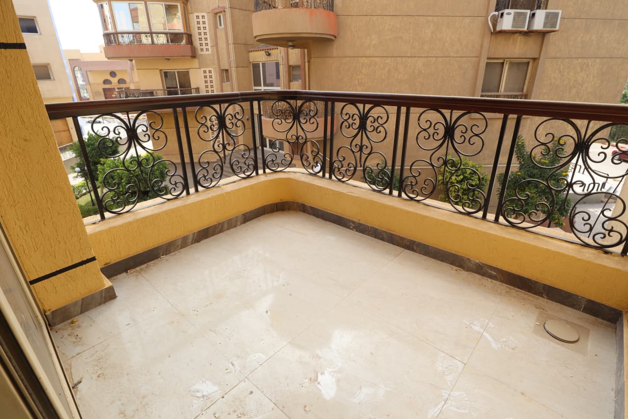 Semi Furnished Apartment in Maadi - 180 sqm 