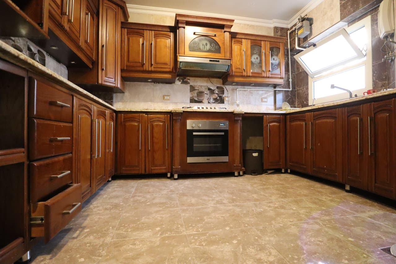 Beautifully Positioned Ground Floor Furnished Apartment for Rent.