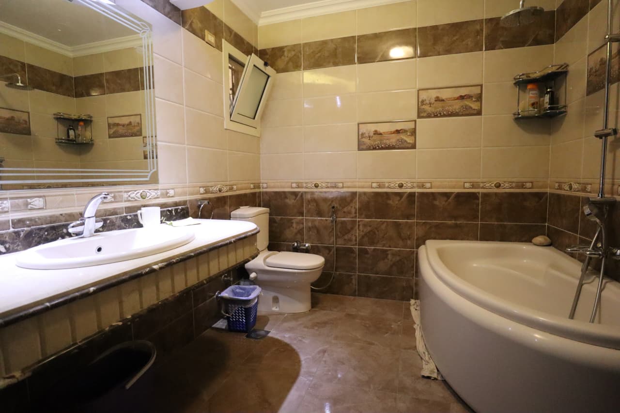 Beautifully Positioned Ground Floor Furnished Apartment for Rent.